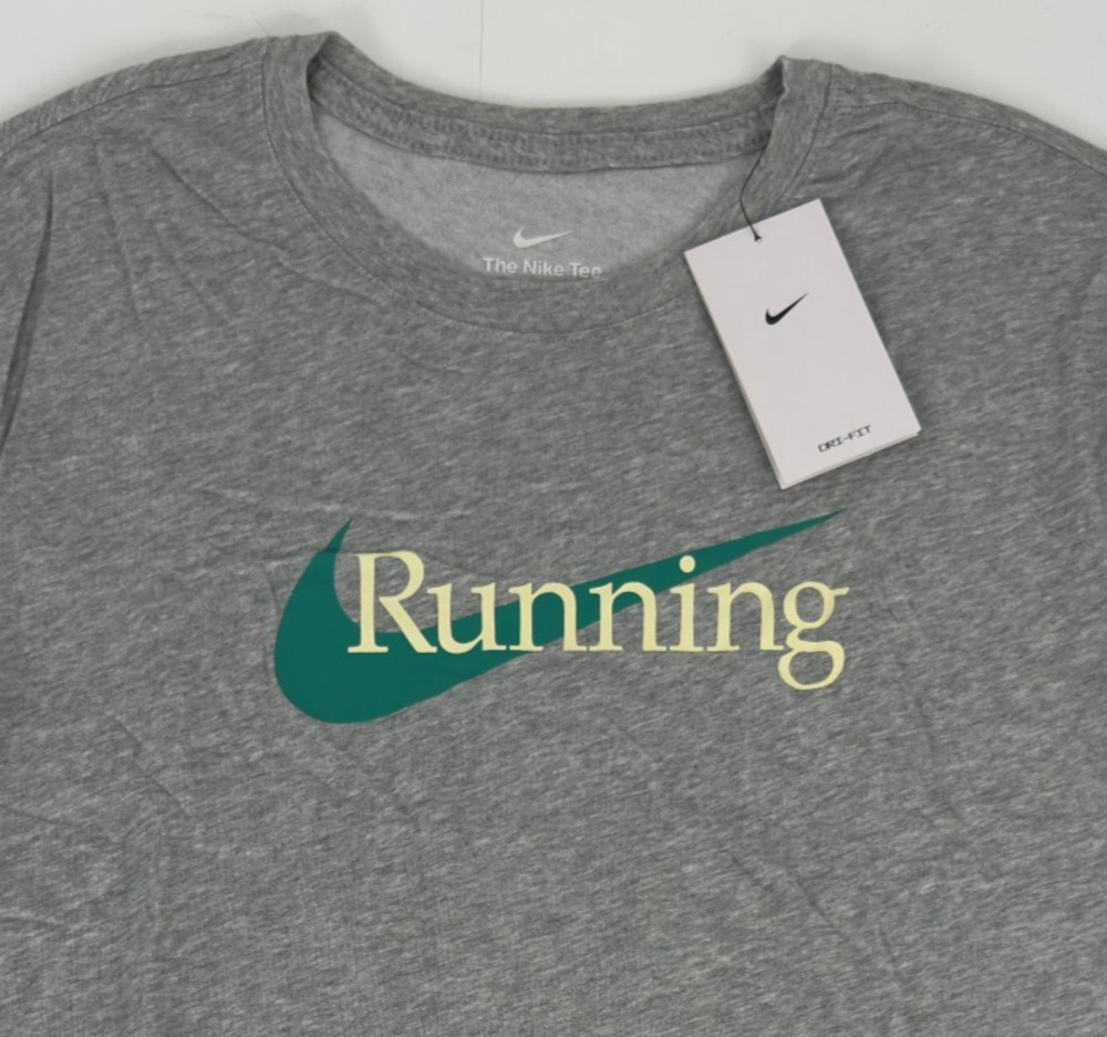 NEW Nike Men’s Running Dri-Fit Standard Fit Breatheble T Shirt Silver Large Size